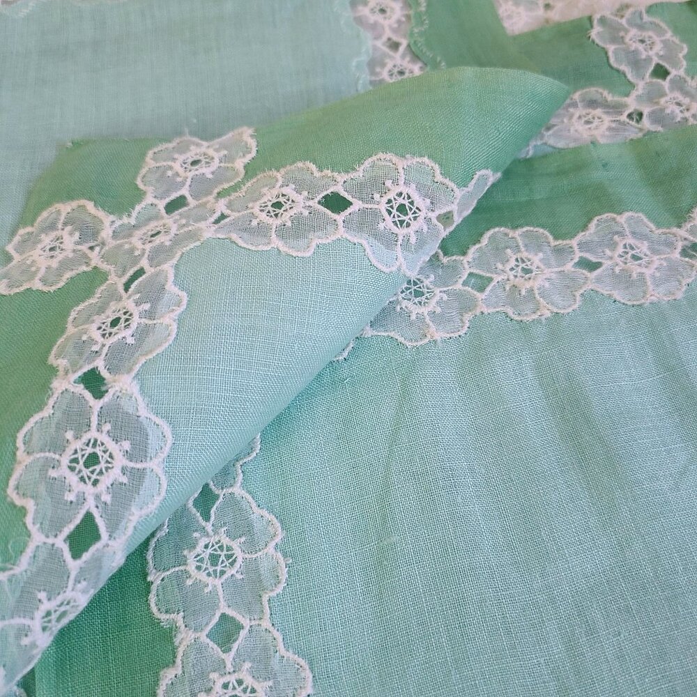 Vintage Green Linen Napkins Doilies White Floral Lace Embroidery Set Of 6 - Picture 8 of 10